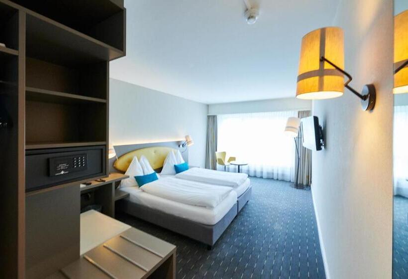 Номер Стандарт с Балконом, Holiday Thun