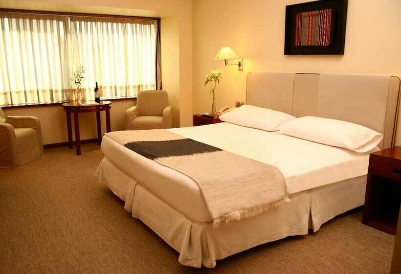 سوییت جونیور, Almacruz Hotel Y Centro De Convenciones