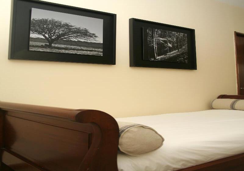 سوییت جونیور, Almacruz Hotel Y Centro De Convenciones