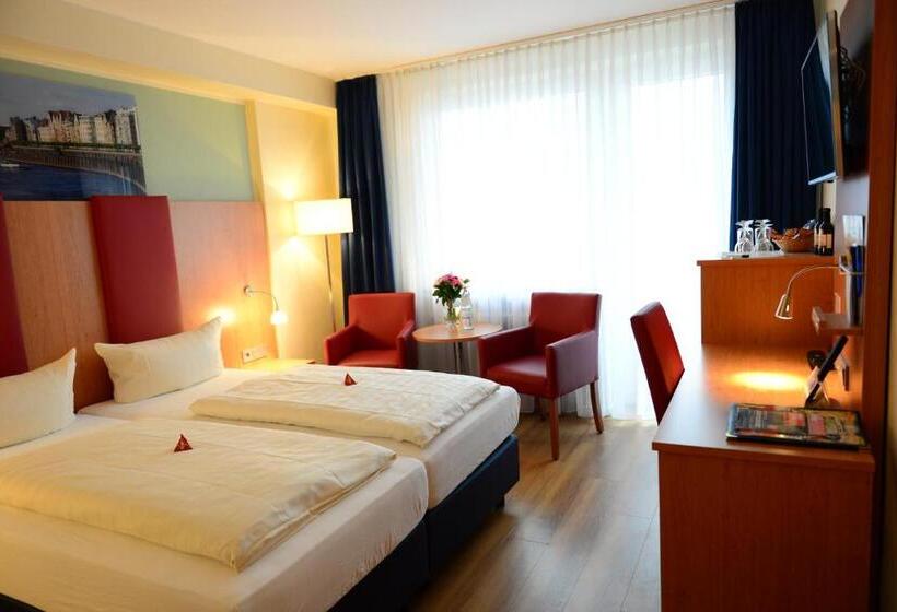 标准间带阳台, National Dusseldorf