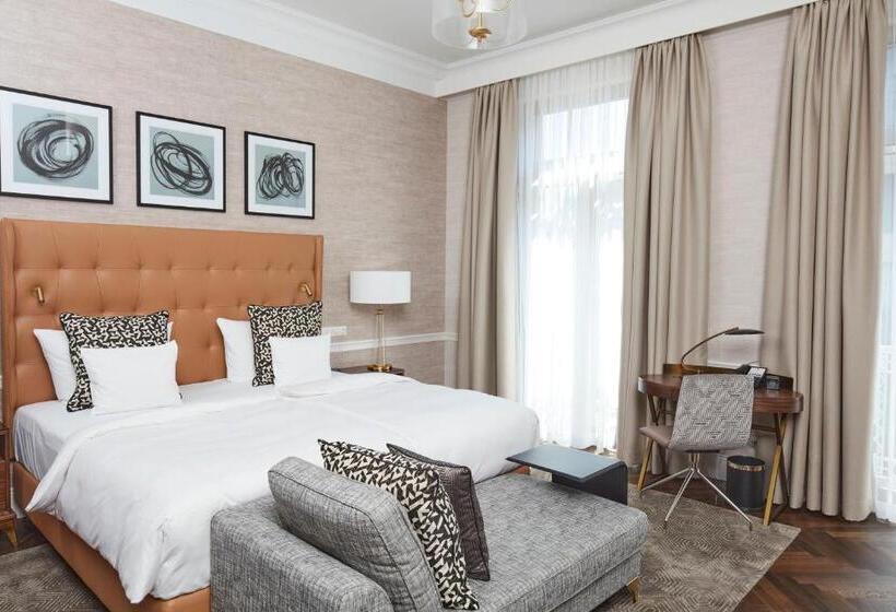 Номер Deluxe, Steigenberger Icon Parkhotel Düsseldorf