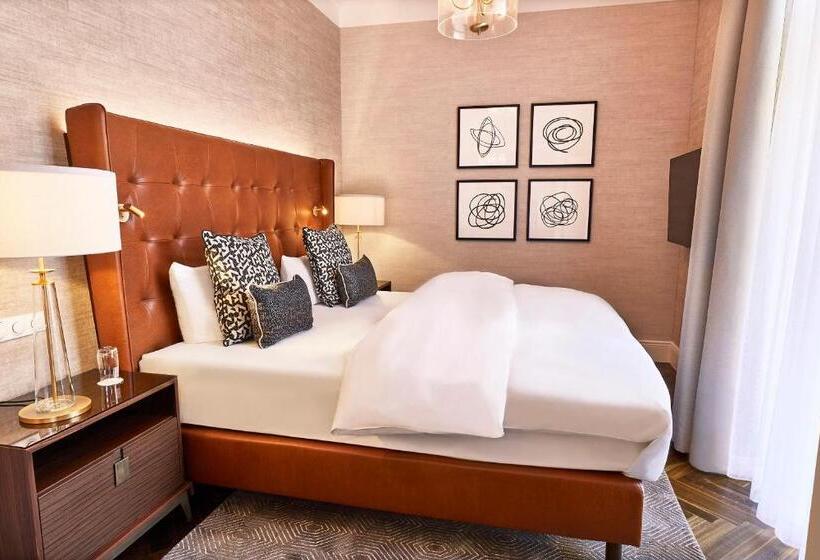 Полулюкс, Steigenberger Icon Parkhotel Düsseldorf
