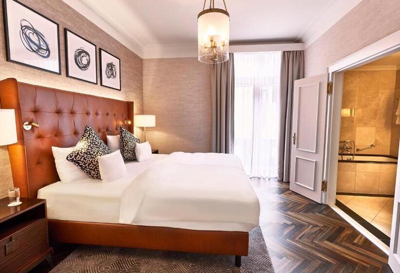 Люкс Повышенной Комфортности, Steigenberger Icon Parkhotel Düsseldorf