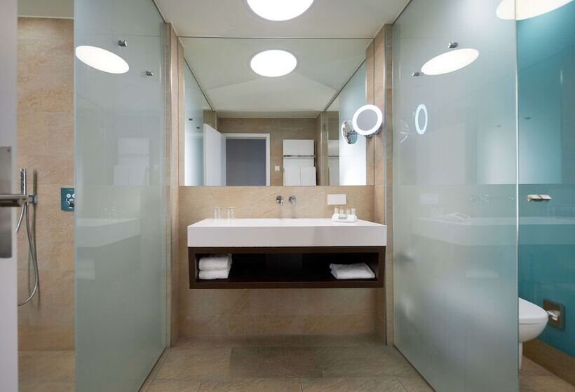豪华房间, Wasserturm Hotel Cologne, Curio Collection By Hilton