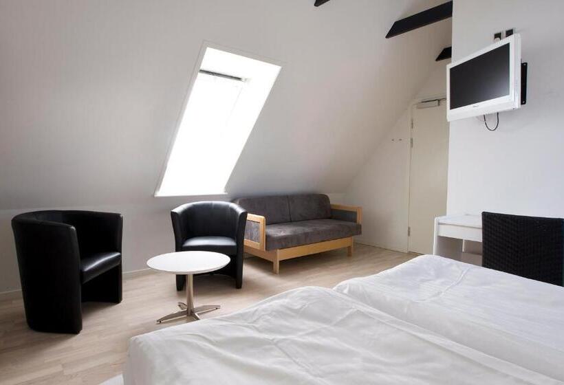 Habitación Triple Estándar, Troense