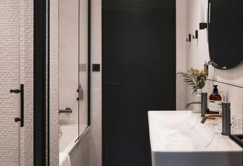 Номер Deluxe с Видом, Maisons Du Monde Hôtel & Suites   Marseille Vieux Port