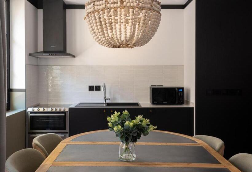 Апартаменты 2 Спальни, Maisons Du Monde Hôtel & Suites   Marseille Vieux Port