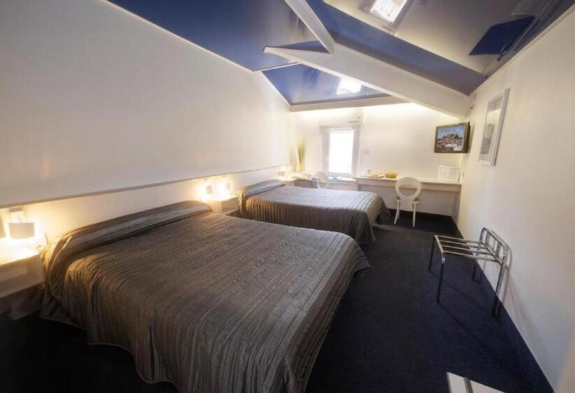 Четырехместный Номер Стандарт, Hôtel Le Lons