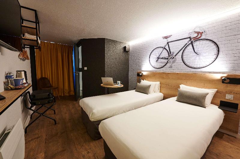 스탠다드 룸, Kyriad Hotel Laval