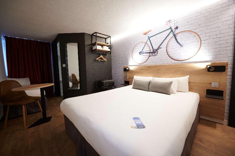 스탠다드 룸, Kyriad Hotel Laval