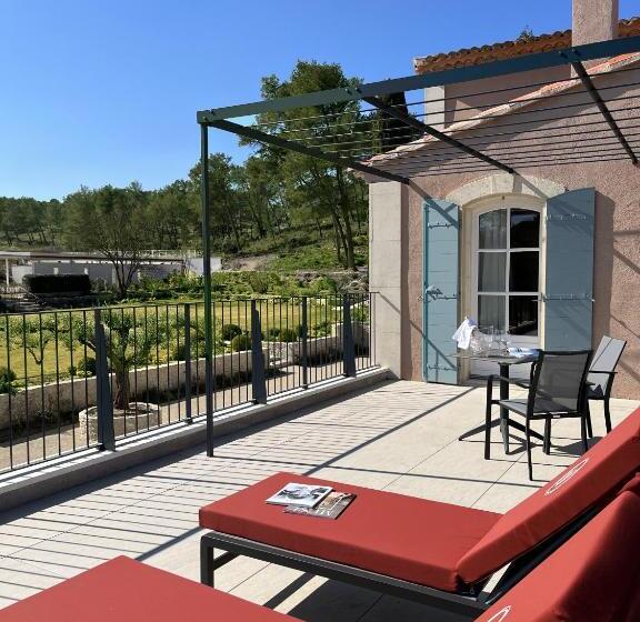 庭の見えるジュニアスイート, Domaine De Valmouriane