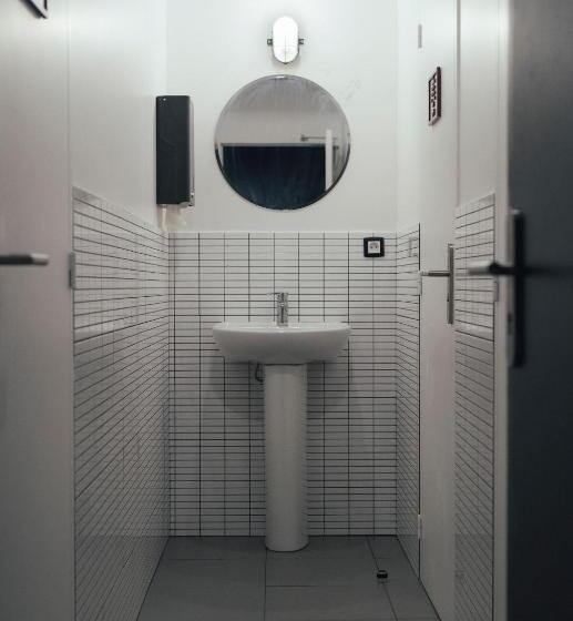 Кровать в Многоместном Номере с Общей Ванной, Ho36 Hostel
