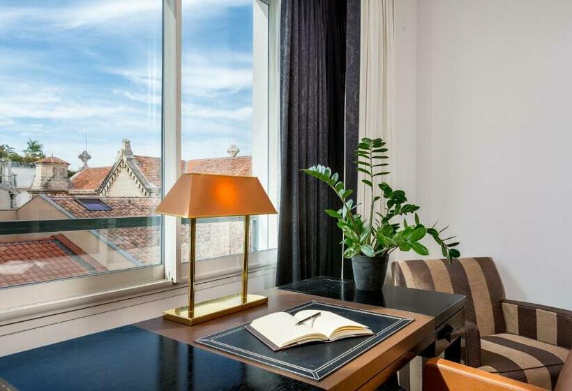 سوییت جونیور, Hôtel Barrière Le Majestic Cannes