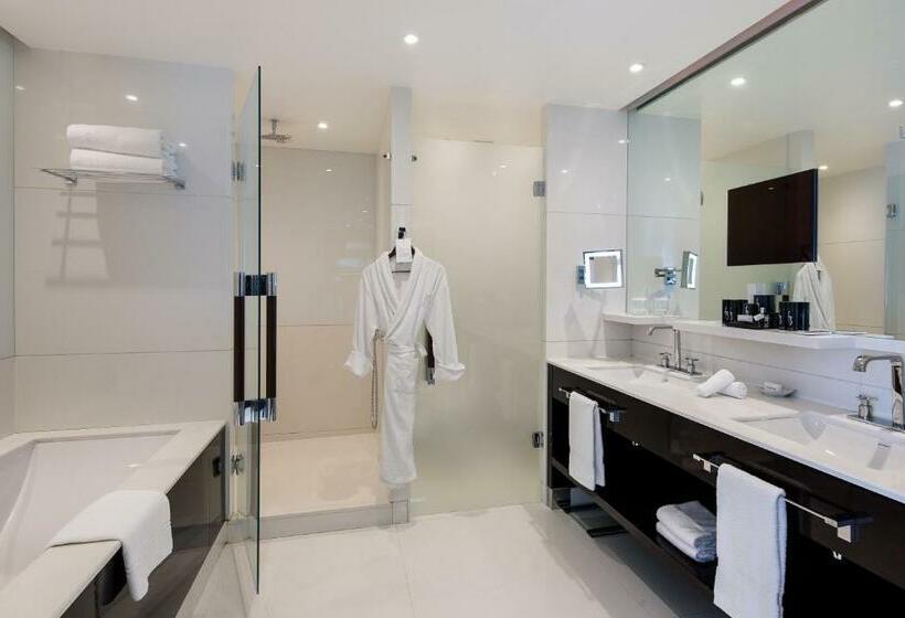 سوییت جونیور, Hôtel Barrière Le Majestic Cannes