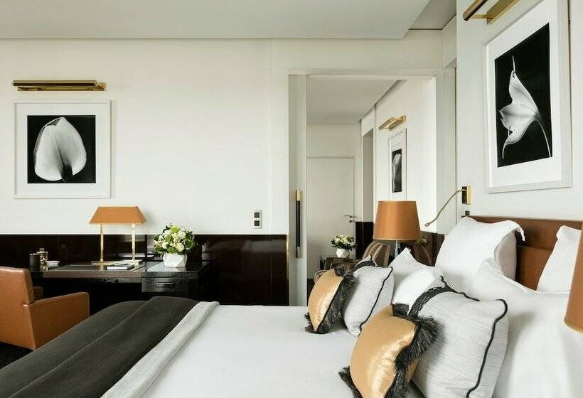 سوییت جونیور با چشم‌انداز جانبی دریا, Hôtel Barrière Le Majestic Cannes