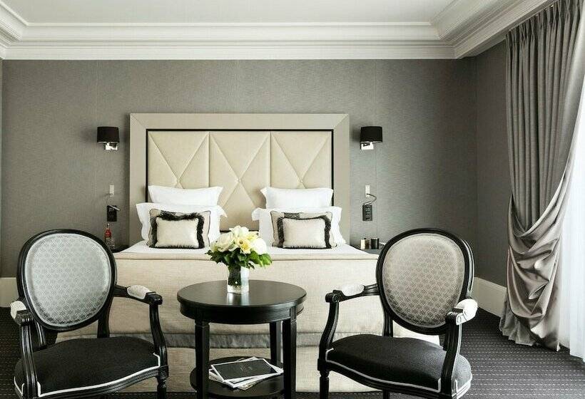 Deluxe Suite Sea View, Hôtel Barrière Le Majestic Cannes