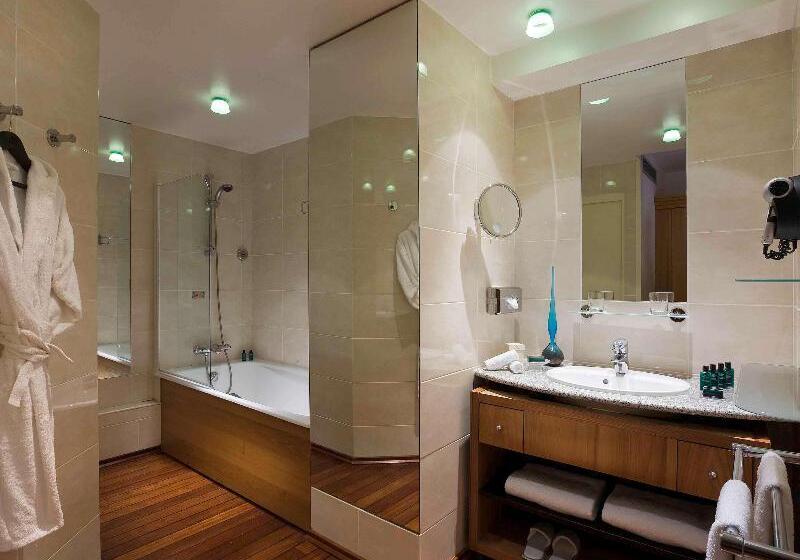 Номер Deluxe Вид на Море, Sofitel Biarritz Le Miramar Thalassa
