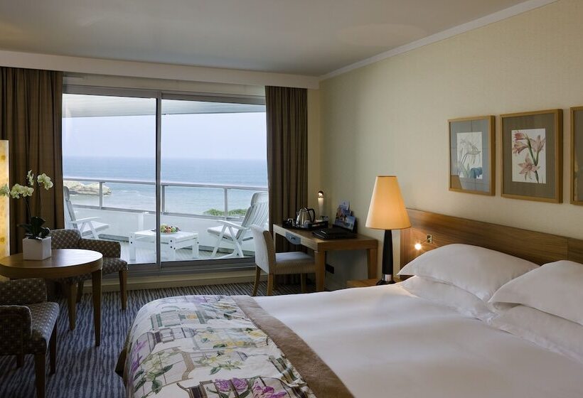 Номер Superior Боковой Вид на Море, Sofitel Biarritz Le Miramar Thalassa