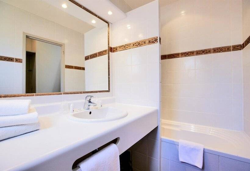 Номер Стандарт, Kyriad Nimes Centre