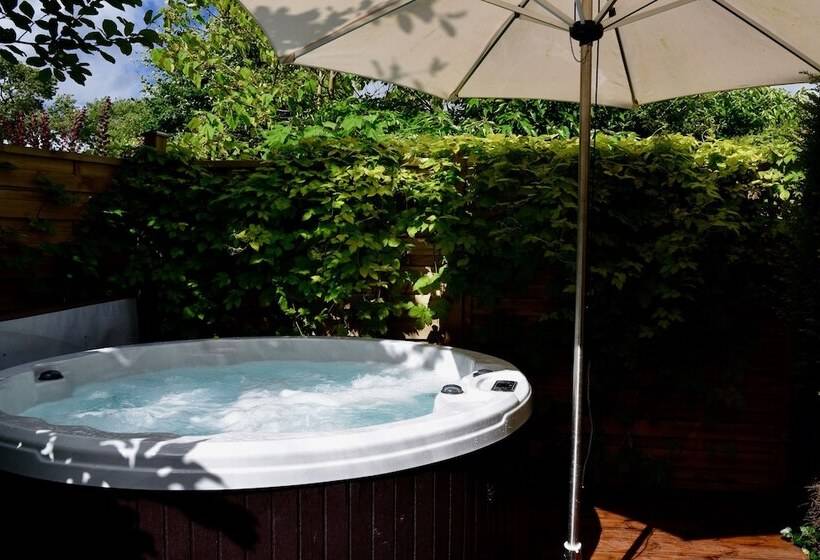 Дом 1 Спальня, Cotswold House Hotel And Spa   A Bespoke