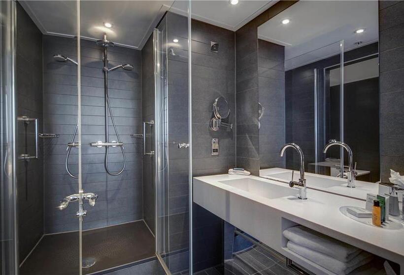 Standart Oda, Hilton Leeds City