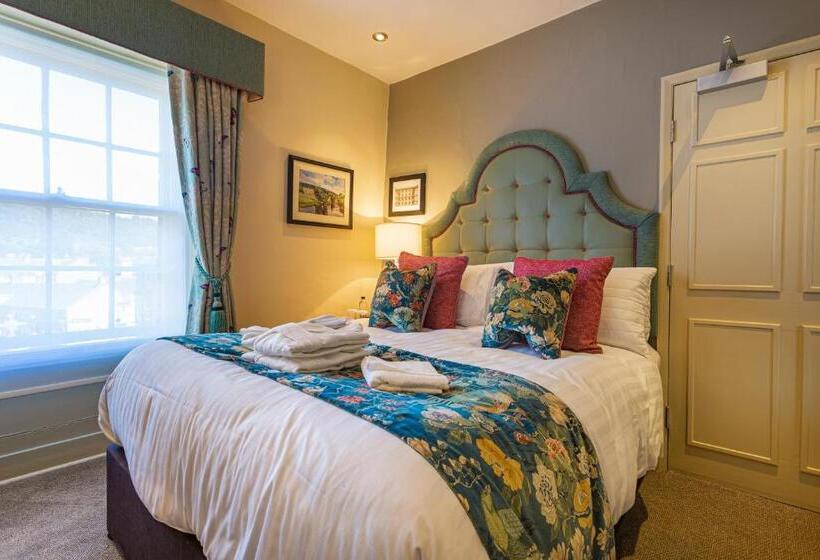 Номер Basic, The Rutland Arms Hotel, Bakewell, Derbyshire