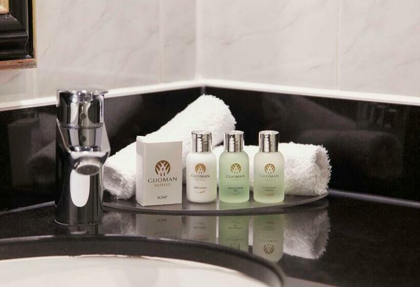 Номер Executive, The Tower Hotel, London