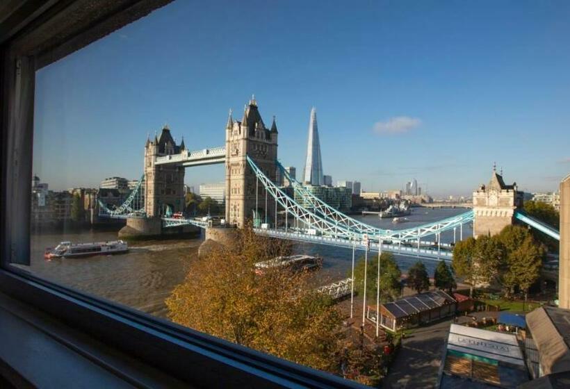 Представительский номер с видом, The Tower Hotel, London