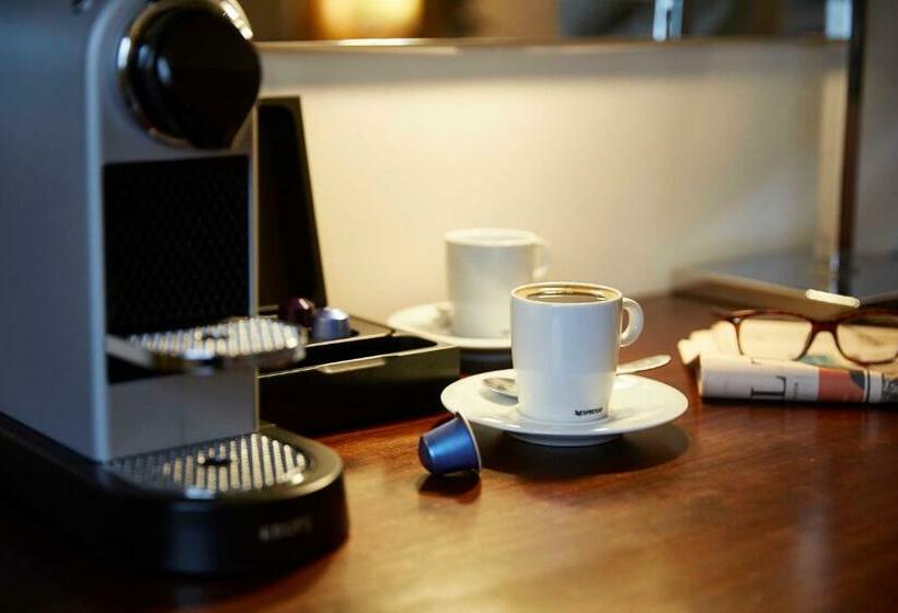 Семейный Номер, The Tower Hotel, London