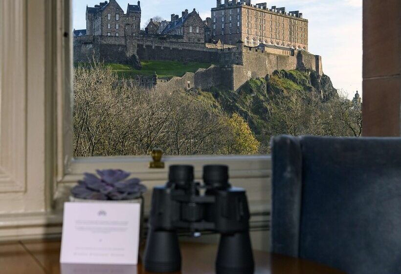 Люкс 2 Спальни, The Caledonian Edinburgh, Curio Collection By Hilton