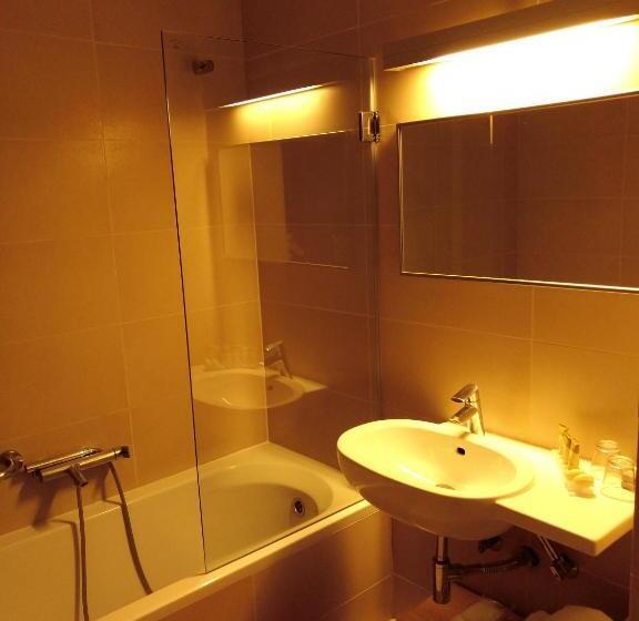 Представительский трехместный номер с видом, Domotel Anemolia Mountain Resort