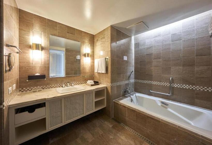 اتاق لوکس با چشم‌انداز دریا, Lotte Hotel Guam