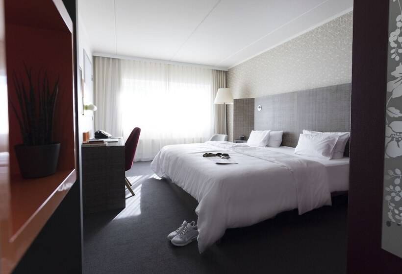 Номер Стандарт, Pentahotel Reading