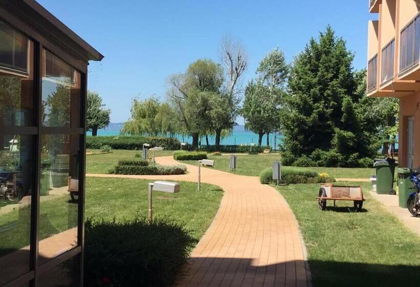 Standard studio with lake view, Aranyhíd Apartman