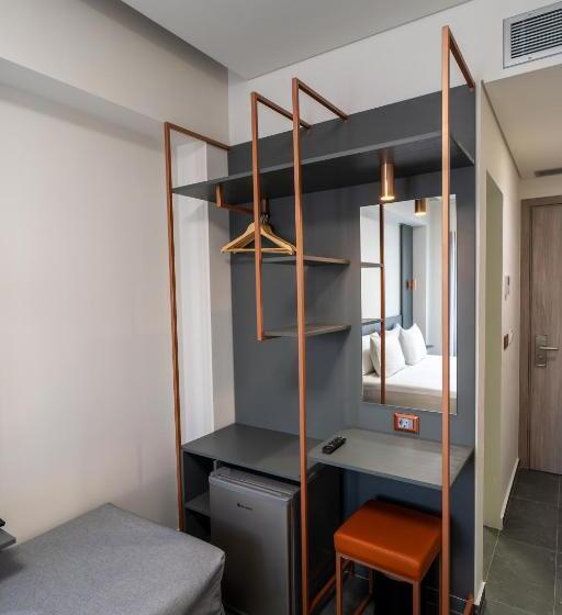 디럭스 룸, Argo Hotel Piraeus