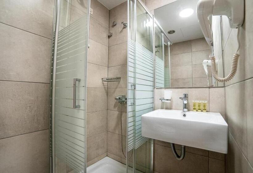 디럭스 트리플 룸, Argo Hotel Piraeus