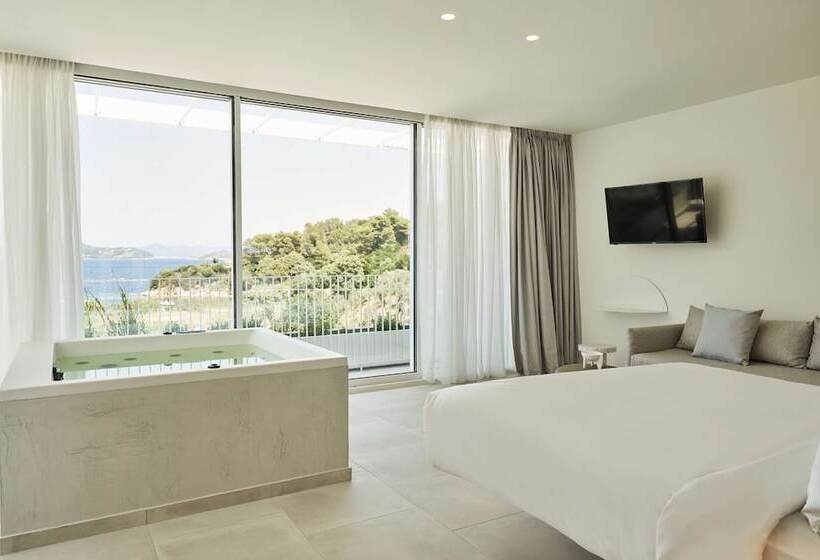 Люкс Вид на Море с Гидромассажем, Radisson Resort Plaza Skiathos