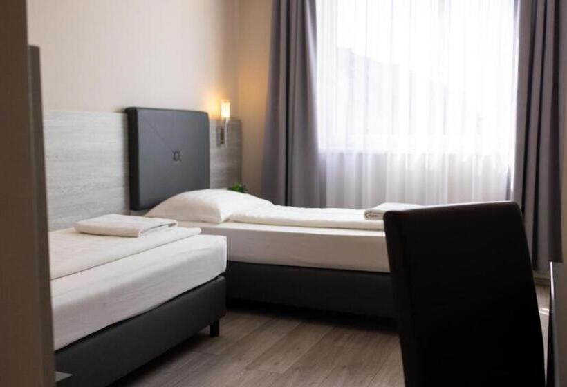 Standardzimmer, Dabas