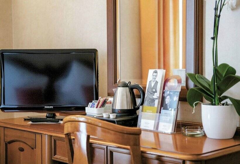 Habitación Estándar Cama Matrimonio, Mercure Bologna Centro