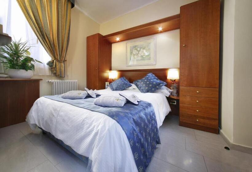 Номер Basic, Ristorante Toscana