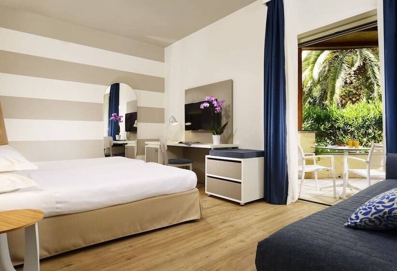 Трехместный Номер Superior, Unahotels Naxos Beach Sicilia