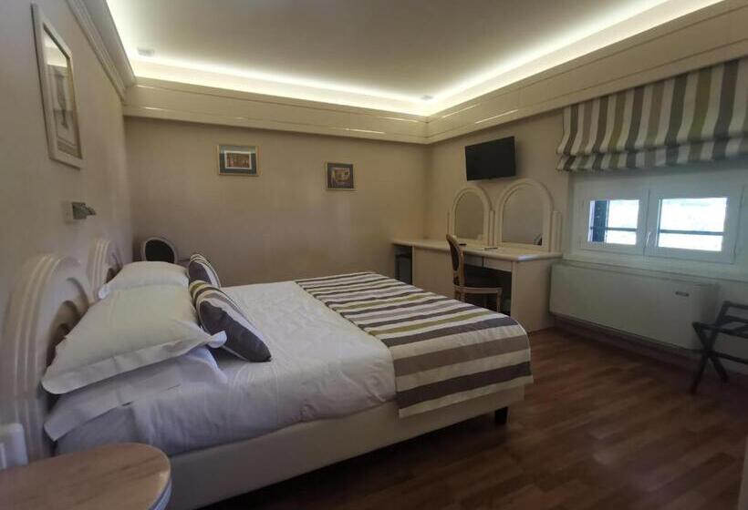 Номер Стандарт, Grand Hotel Vittoria