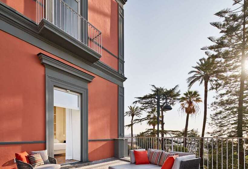 اتاق سوپریور با تخت بزرگ, De Bonart Naples   Curio Collection By Hilton