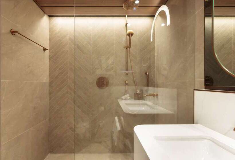اتاق سوپریور با تخت بزرگ, De Bonart Naples   Curio Collection By Hilton