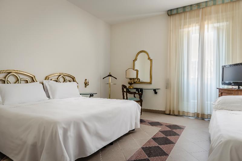 اتاق استاندارد سه نفره, Eurostars Centrale Palace