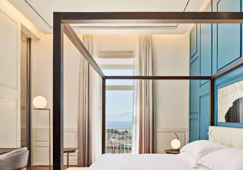 اتاق لوکس با چشم‌انداز دریا, De Bonart Naples   Curio Collection By Hilton