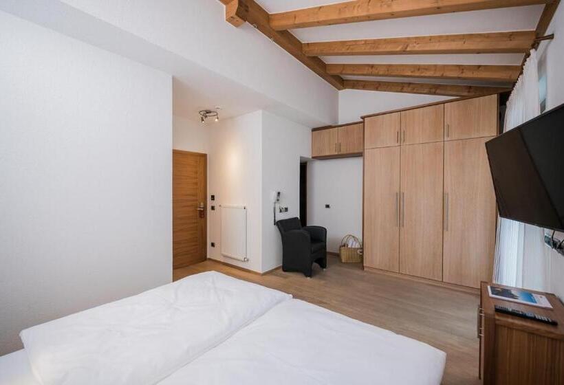 Номер Basic, Alpenwellnesshotel St. Veit