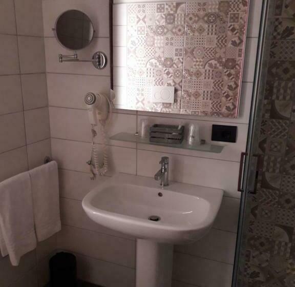 스탠다드 싱글 룸, & Apartments  Perpoin