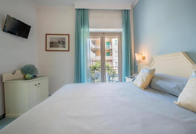 Habitación Estándar con Balcón, Ascot Sorrento