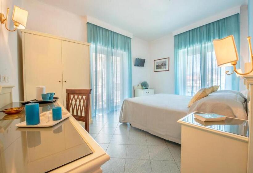 Habitación Estándar con Balcón, Ascot Sorrento